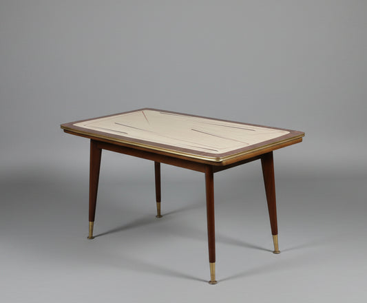 50er Jahre Ausziehtisch mit Linien-Dekor und Messingdetails
