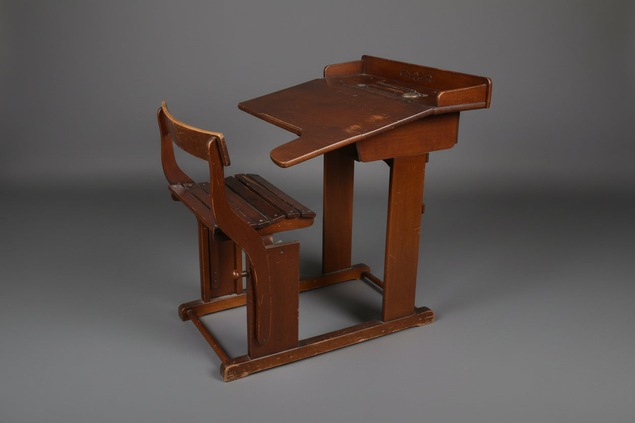 Historische Naether Schulbank mit Klapptisch - Artikelbild von Fummel & Gedöns Secondhand-Store