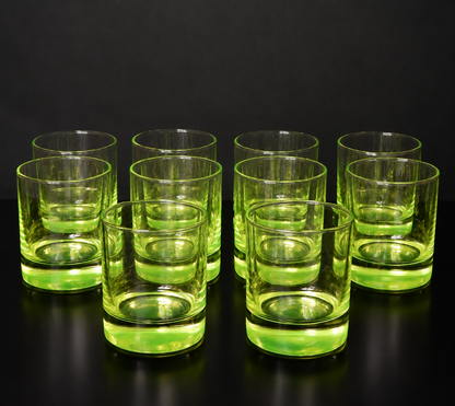 10 Art Déco Uranglas Trinkgläser – grünes Glas – 9 cm