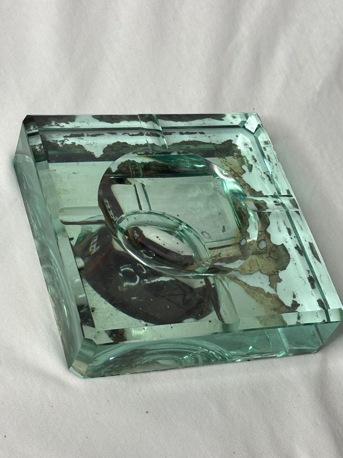 Vintage Glas-Aschenbecher quadratisch 15 × 15 cm - Artikelbild von Fummel & Gedöns Secondhand-Store