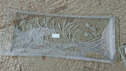 Längliche Vintage Glasplatte mit geätztem Pflanzendekor