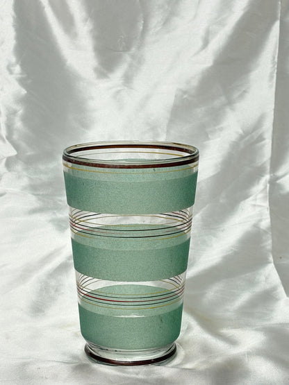 Vintage Glasvase mit mintgrünen Mattbändern und feinem Liniendekor