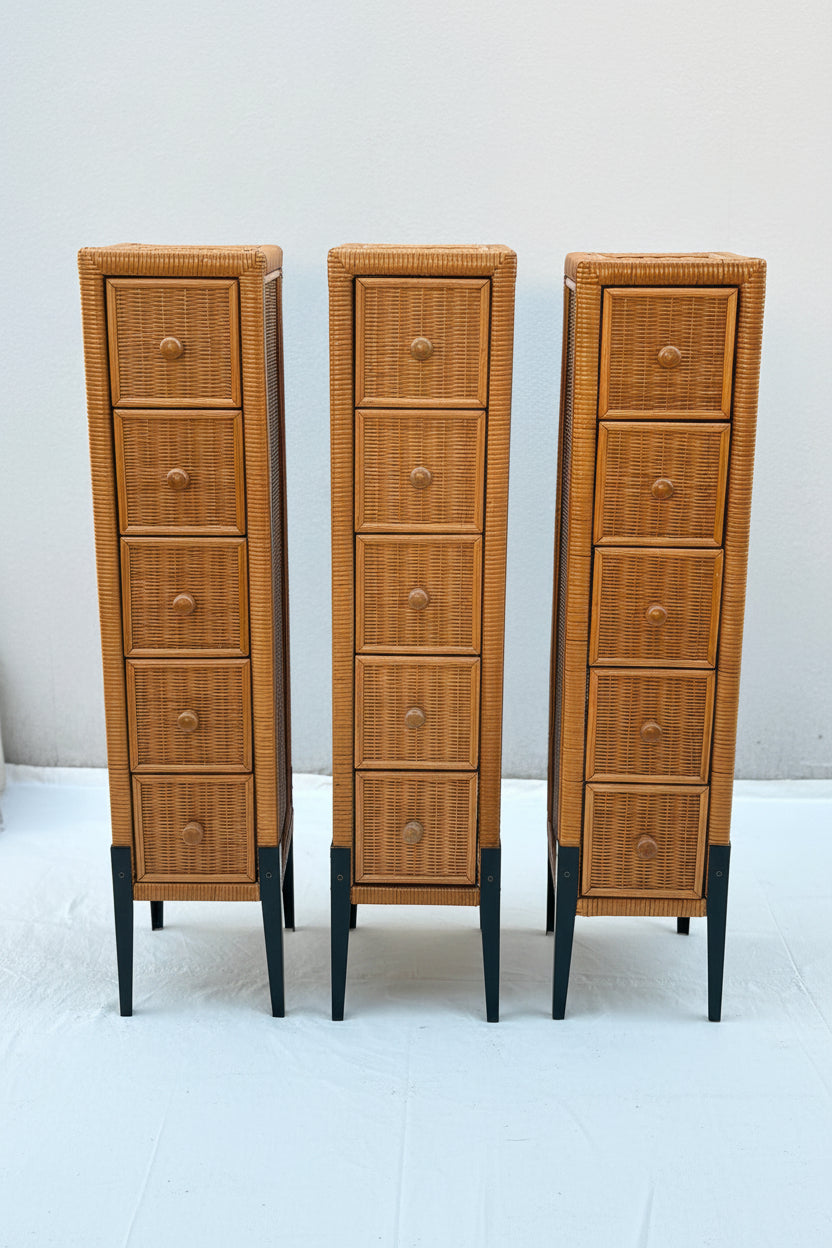 Drei schmale Vintage Rattan-Schubladenschränke mit je fünf Schubladen