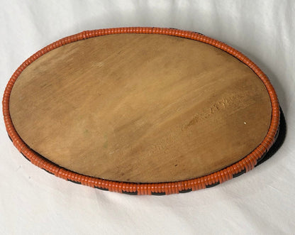 Rückseite des Vintage Rattan Serviertabletts