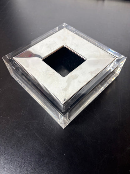 Vintage Space Age Aschenbecher aus Lucite und Chrom, 15 x 15 cm