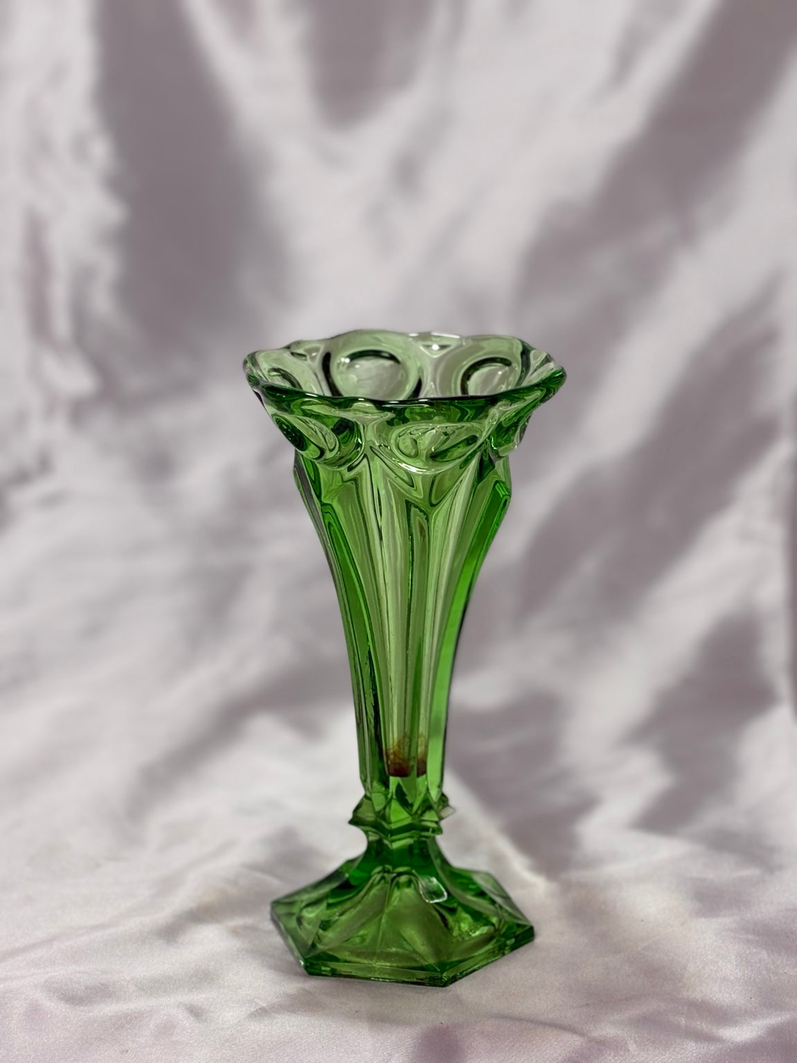 Vintage Walther Glas Vase – grünes Pressglas – 21 cm - Artikelbild von Fummel & Gedöns Secondhand-Store